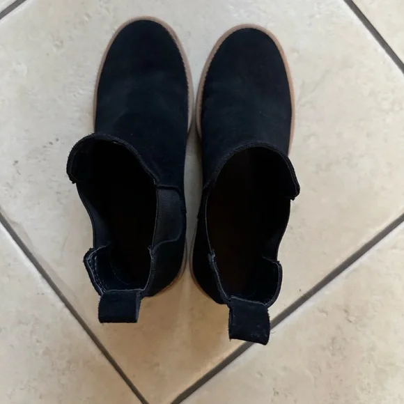 Waterproof Blondo Black Suede Ankle Booties with Tan Sole - Picture 6 of 12